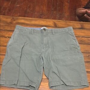 Original Penguin Men’s green shorts